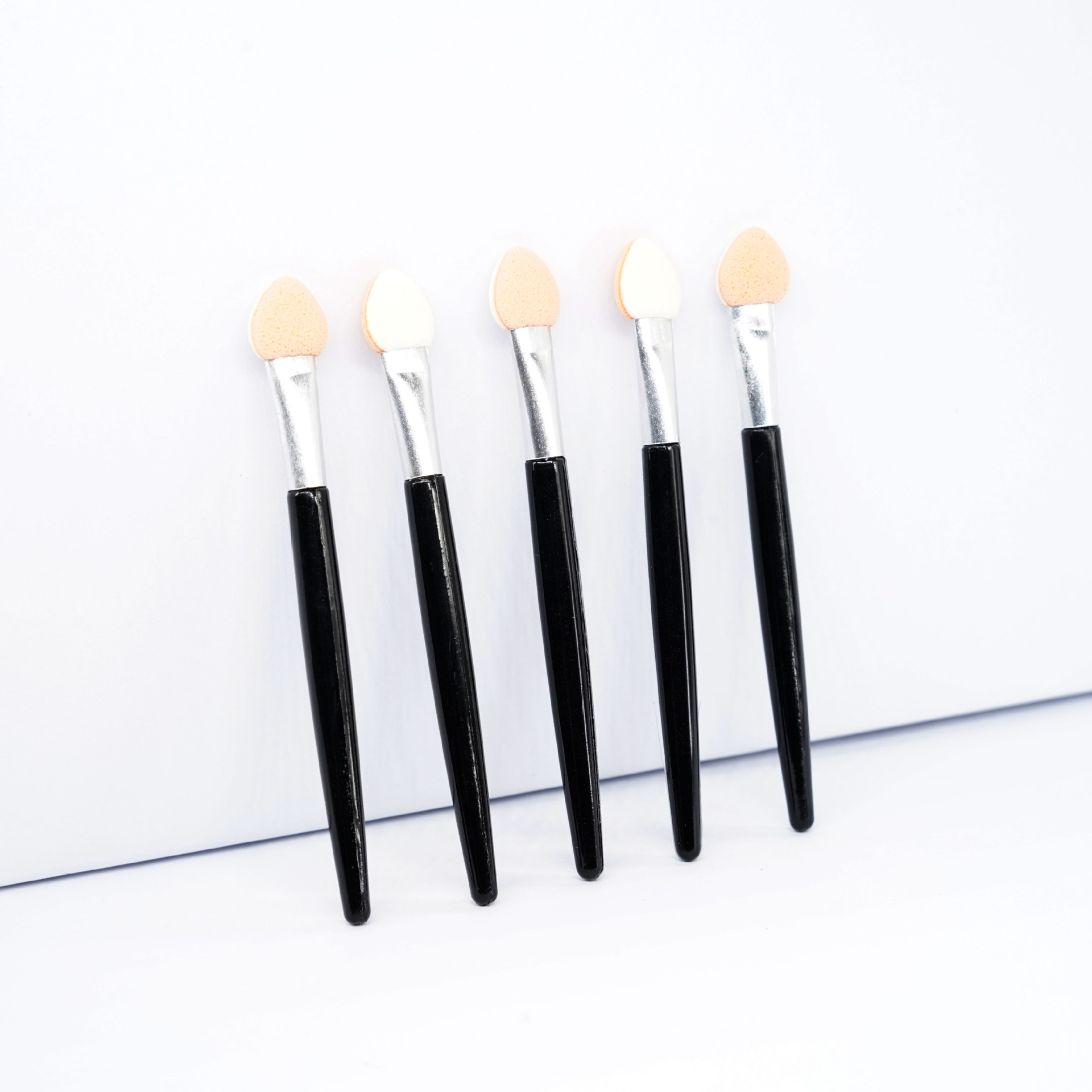 Single head latex sponge aluminum tube eye shadow stick eye concealer eye shadow brush beauty makeup eye makeup tool