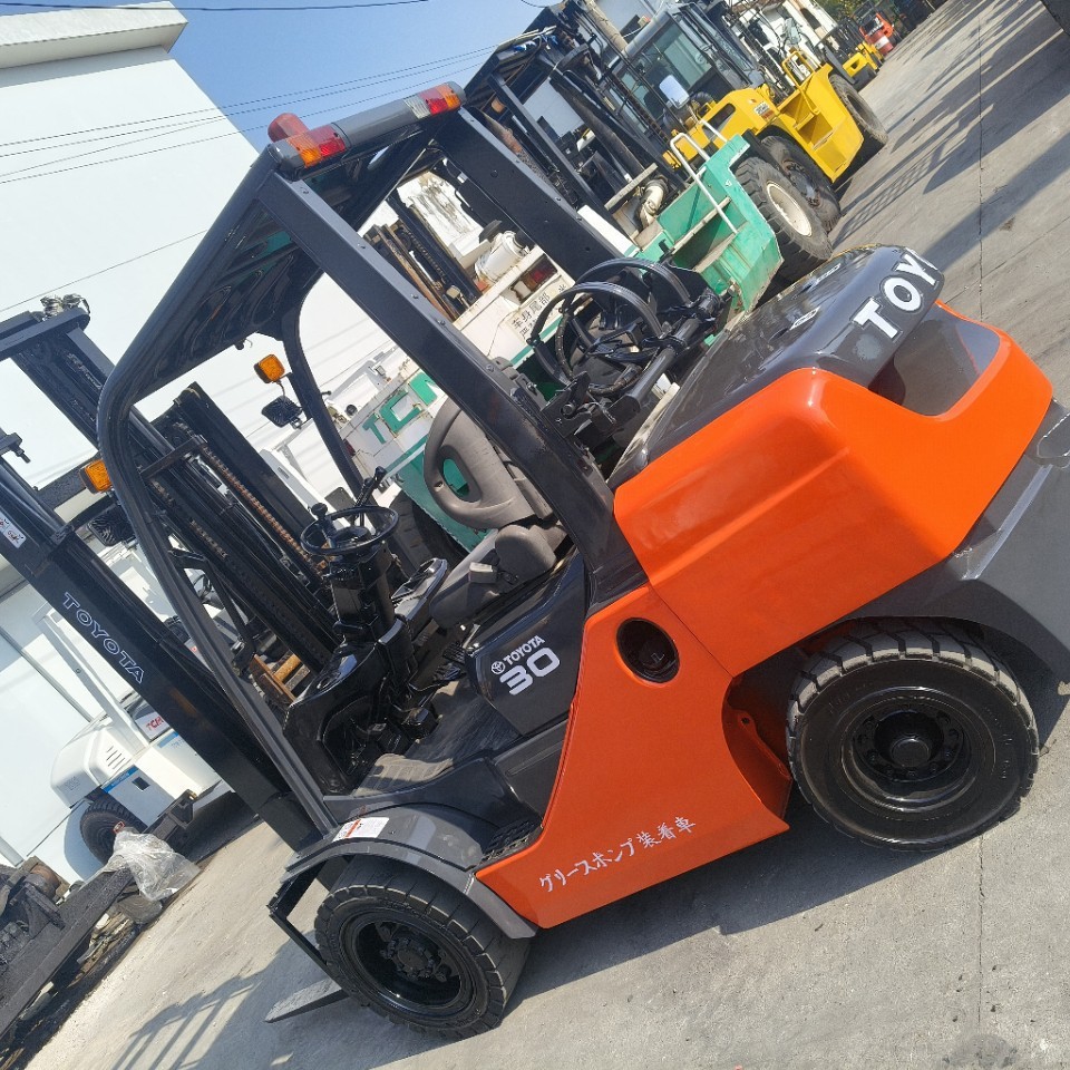 Used Gasoline Forklift Toyota 3 Ton Natural Gas Forklift Fuel Handling Forklift for Export