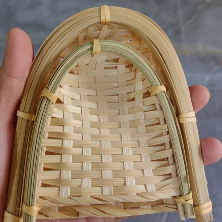 Bamboo Woven Dustpan with Small Opening, Woven Dustpan, Mini Wall Background Decoration, Photography Props, Handmade Bamboo Art