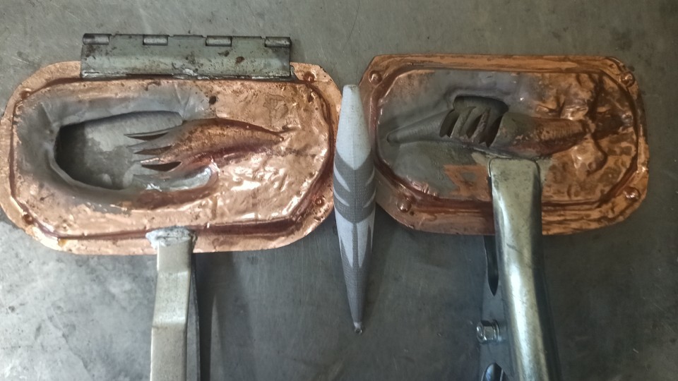 Производители занимаются производством различных медных форм с распылением краски, эмалевые игрушки, медные формы с распылением краски, распылительные приспособления