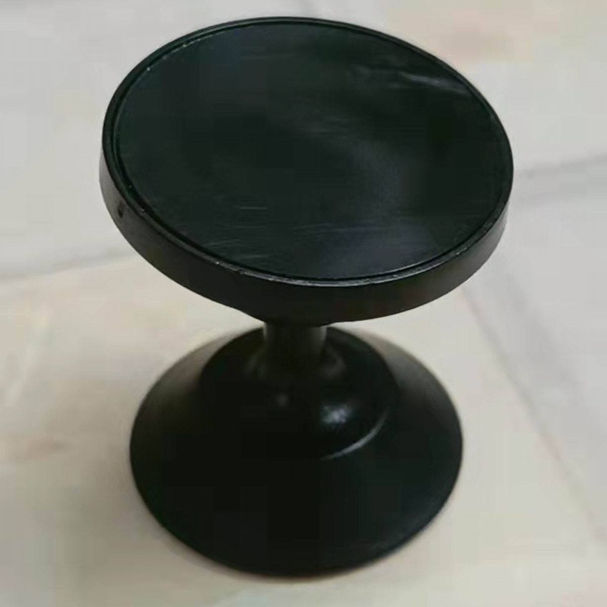 Factory in stock strong adsorption built-in magnet light small ABS plastic car phone holder camera base