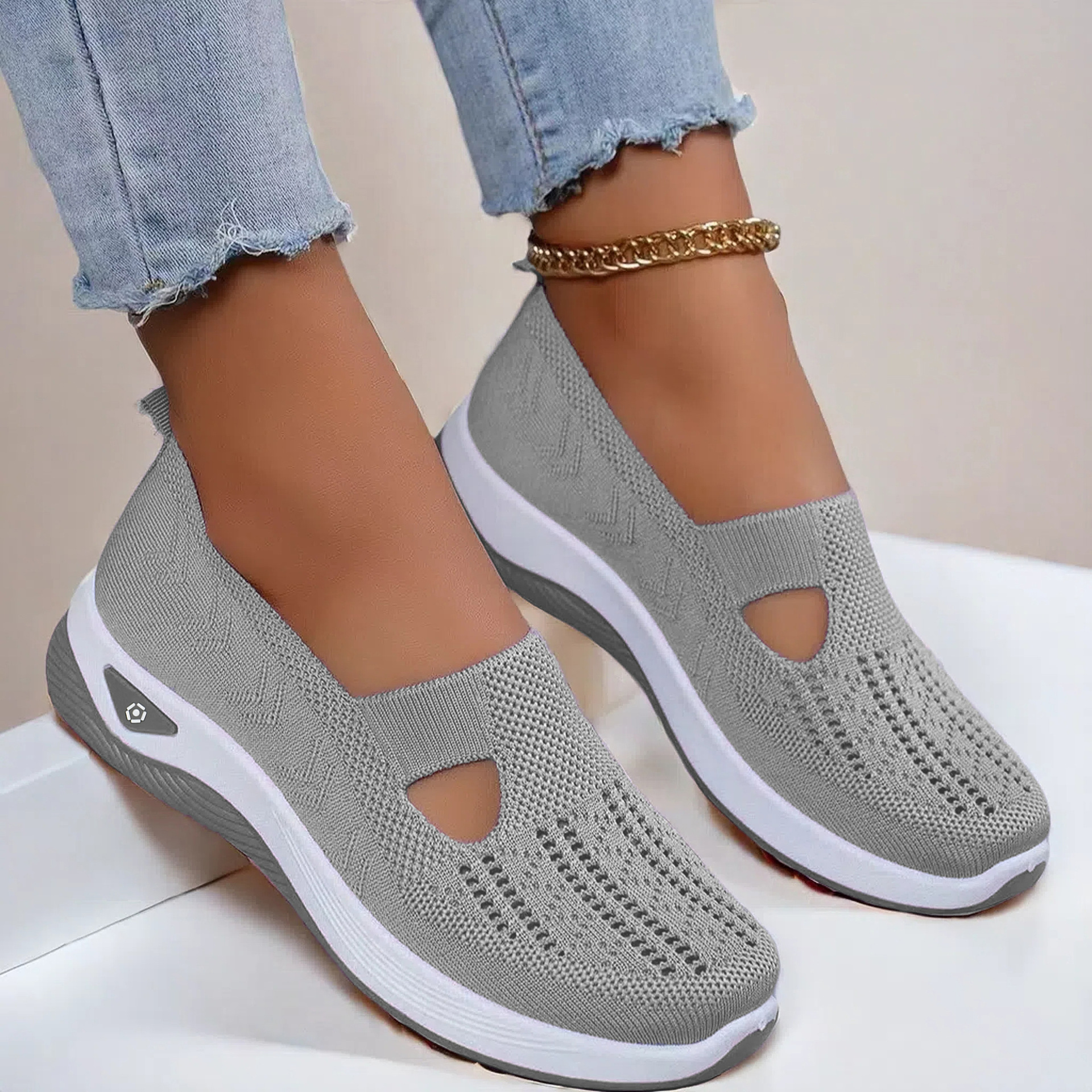 Cross-Border Dropshipping Mom Shoes, Summer Breathable Sandals, Non-Slip Soft Soles, Elderly Shoes, Women's Casual Shoes, Middle-Aged and Elderly Walking Shoes