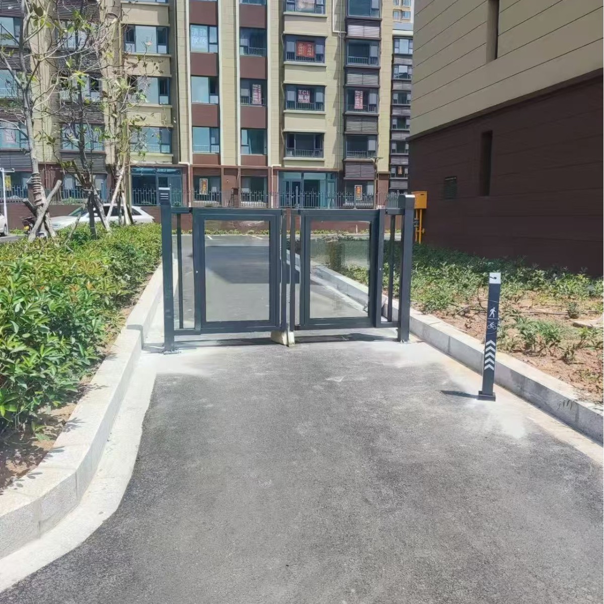 Pedestrian Non-Motor Vehicle Advertising Gate Community Access Control Swing Gate Access Control Machine System Face Recognition Electric Fence Gate