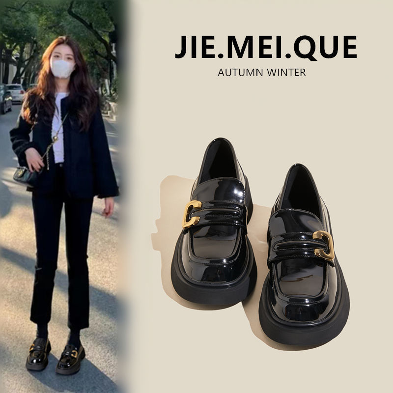 Маленькие кожаные туфли женские британского стиля балетки 2025 нового весенне-осеннего ретро толстосоледные лоферы черные женские туфли