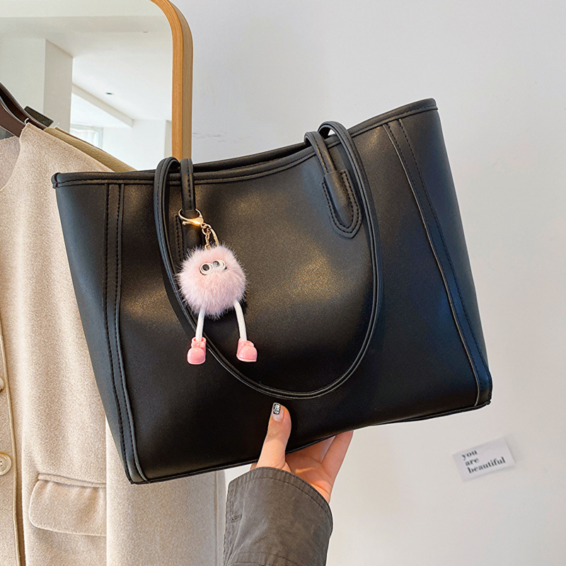 Elegant commuter textured handbag 2023 autumn and winter New versatile Korean style shoulder underarm bag elegant tote bag