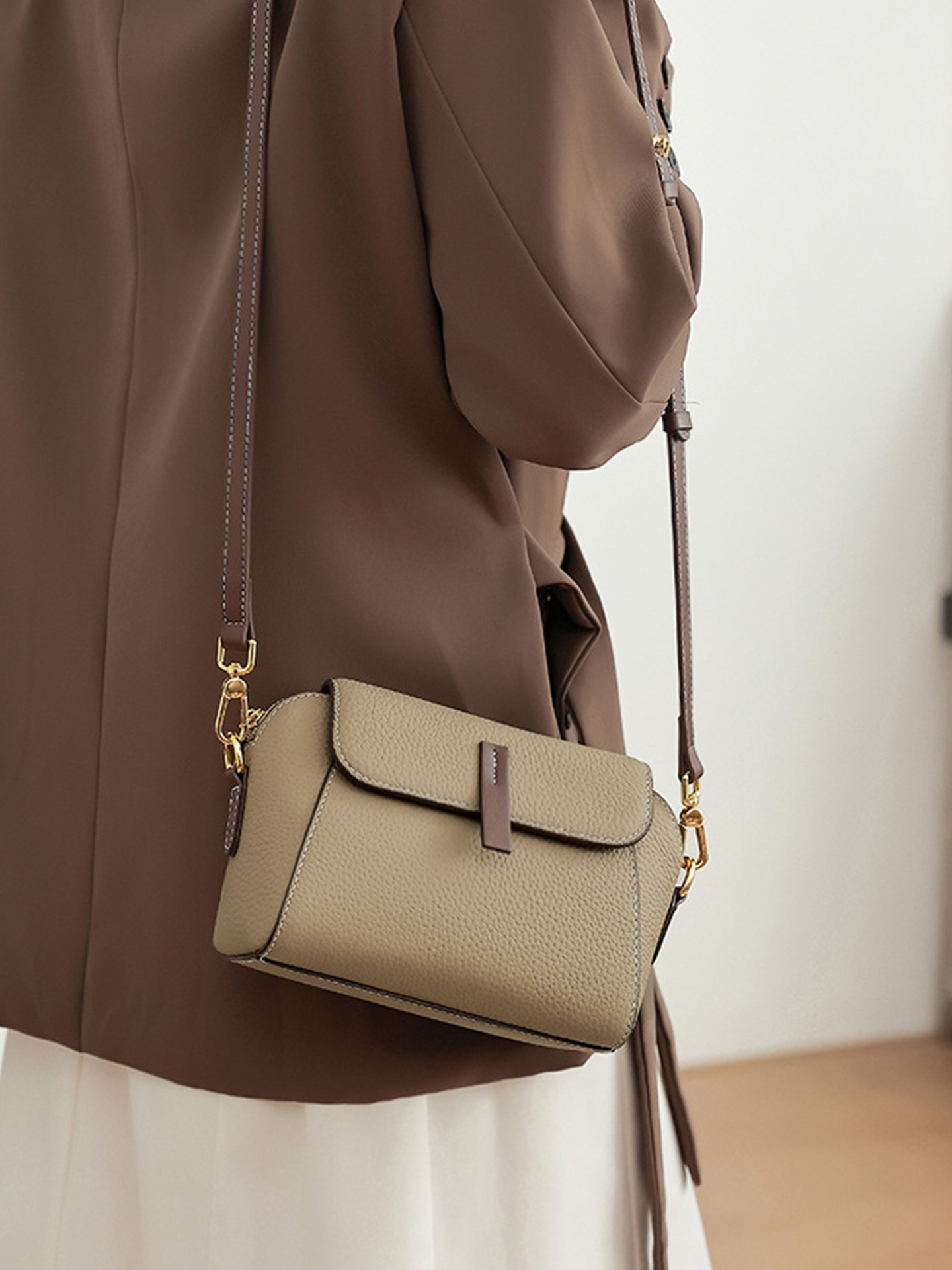 Foreign Trade Women's Bag 2025 New Genuine Leather Women's Bag Crossbody Bag Versatile Niche High-End Women's Shoulder Bag