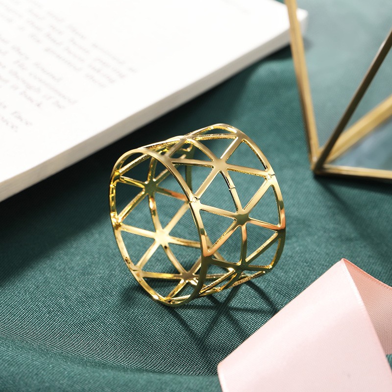 Cross-Border Creative Light Luxury Hollow Metal Napkin Rings for Hotel and Restaurant Table Setting Decoration Wholesale