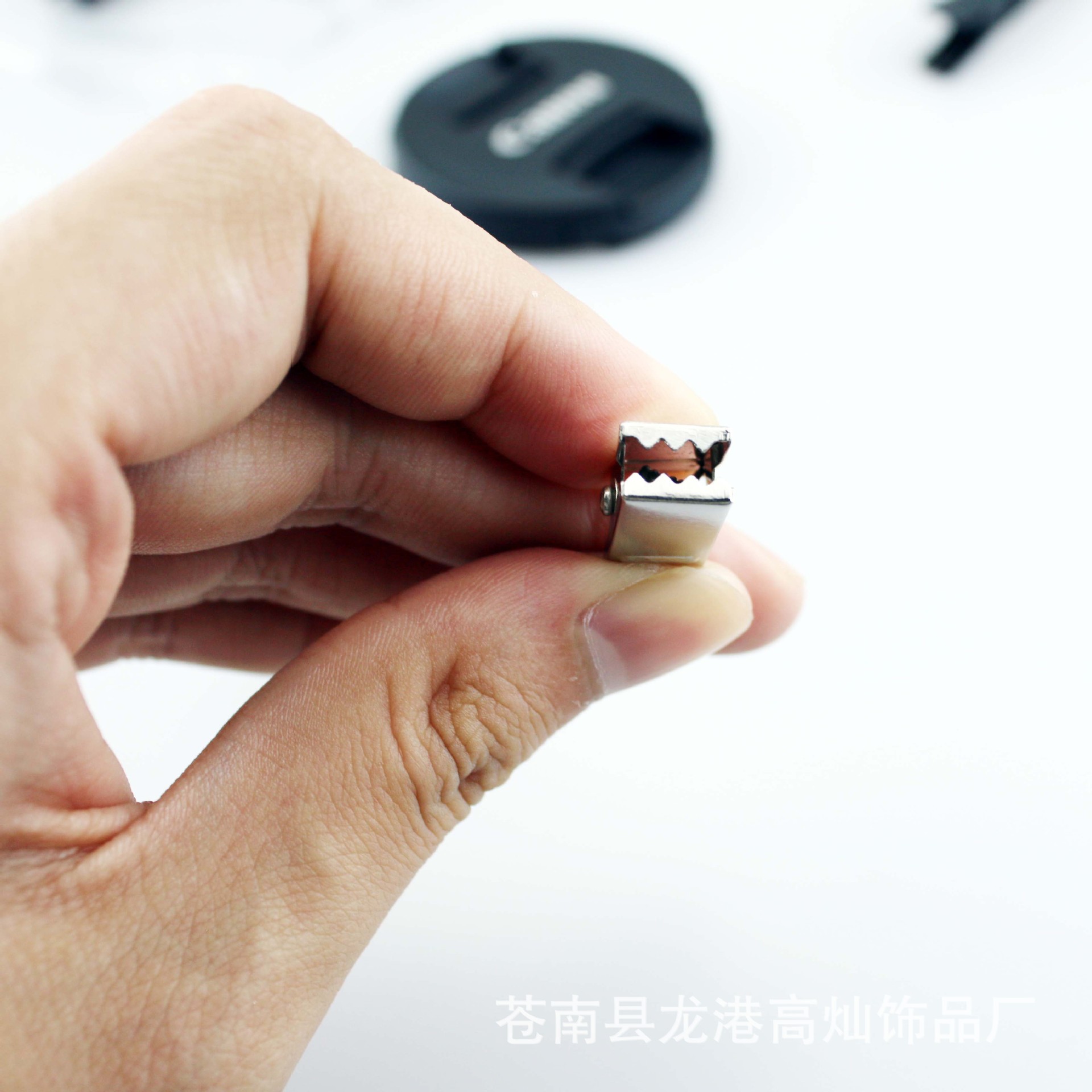 Open and Closed Curtain Clip Sawtooth Ring Curtain Buckle Metal Clip Shower Curtain Clip with Hook Clip