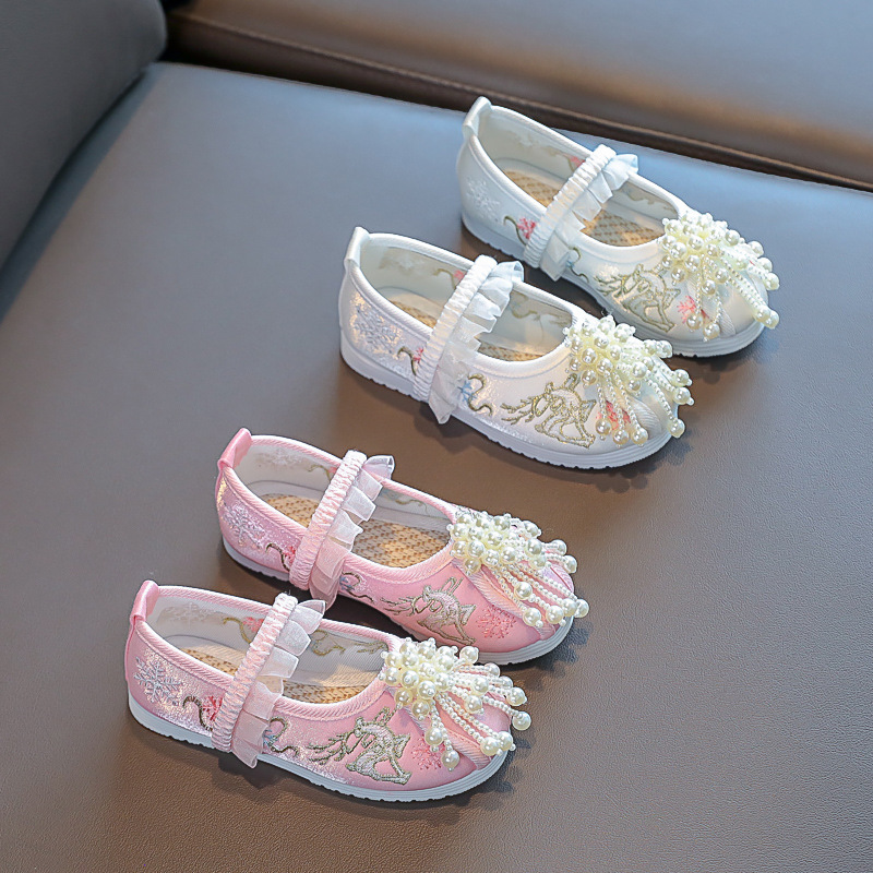 Autumn New girls' Hanfu shoes beaded children's embroidered shoes old Beijing cloth shoes dance performance baby shoes
