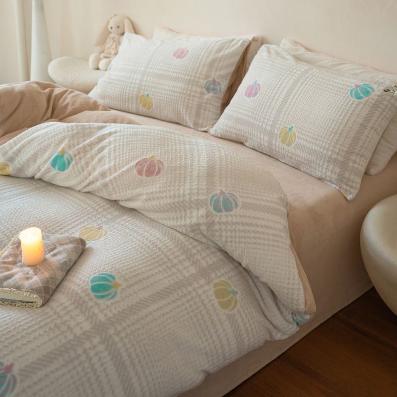 2025 новый набор из четырех частей с резьбой молочного бархата - тыквенная вечеринка