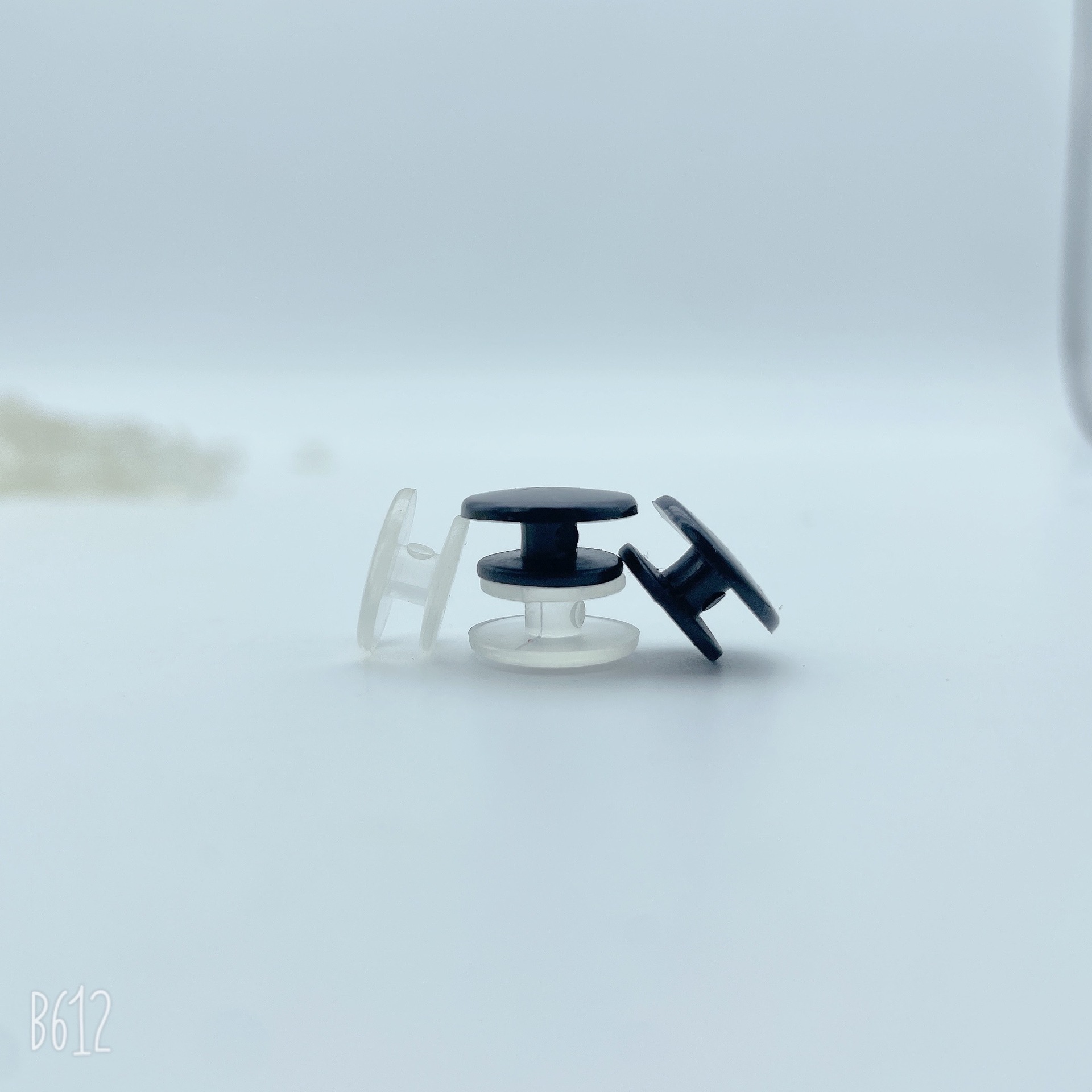 Pvc Soft Rubber Shoe Buckle, Hole Shoe Buckle, Shoe Flower Bottom Buckle, Garden Shoe Buckle, Transparent Buckle, I-Shaped Buckle, Shoe Flower Base Wholesale