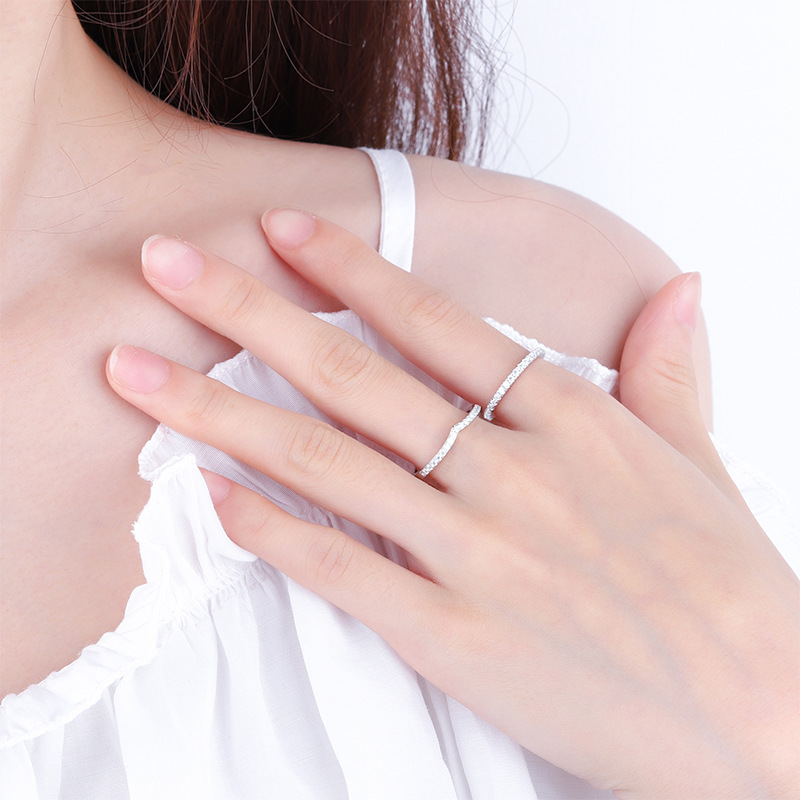 S925 sterling silver moissanite ring female simulation diamond ring row drill tail ring female D color all-match V-shaped row drill stacked broken drill