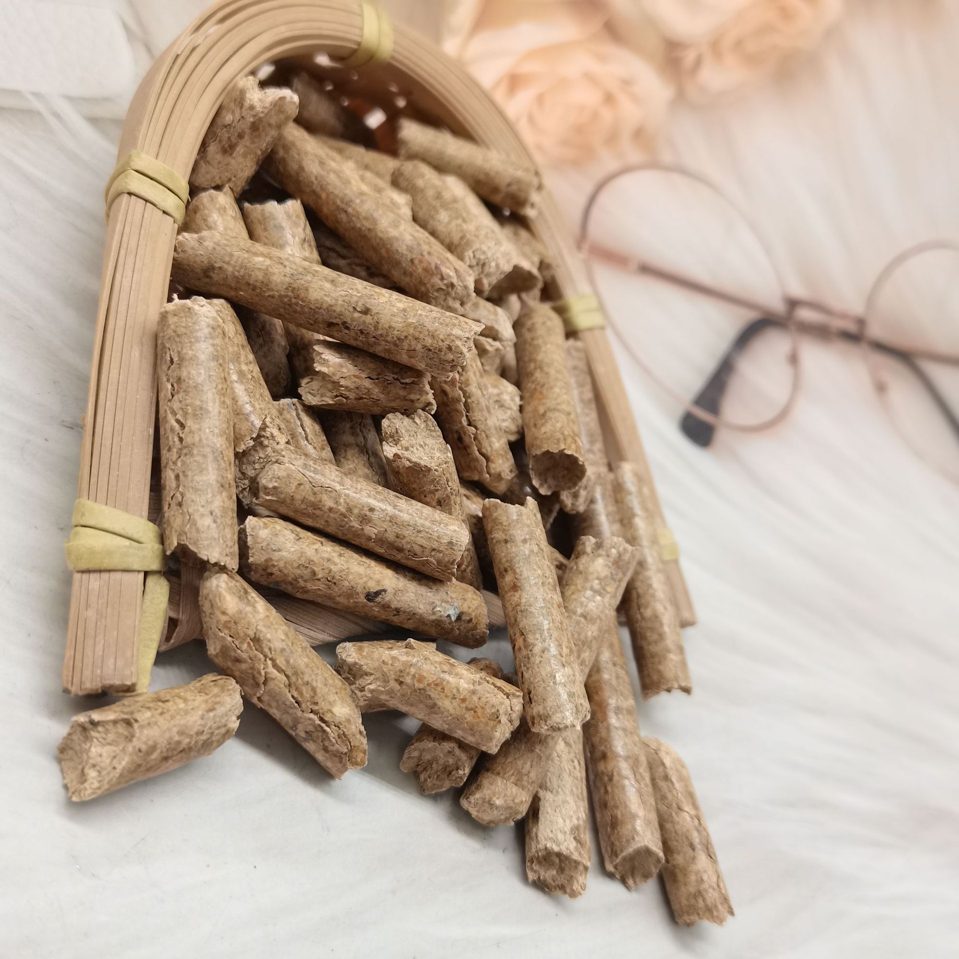 Wood Pellets, Biomass Wood Chip Pellets, Low Ash Content, High Heat Value, Mixed Wood Pellets