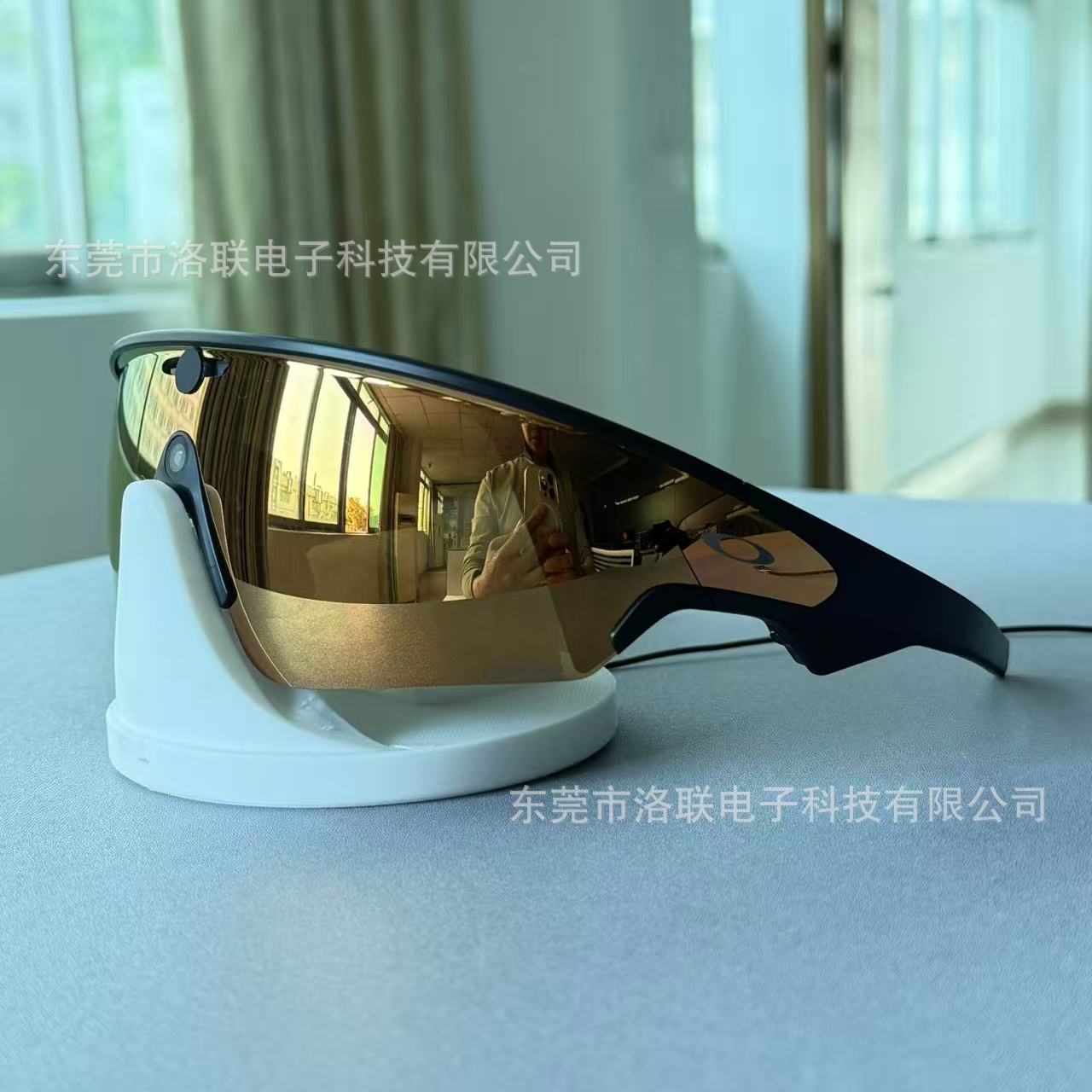 Cross-Border New Product Oakley Meta Vanguard Ai Smart Sports Glasses Pogopin Charging Base