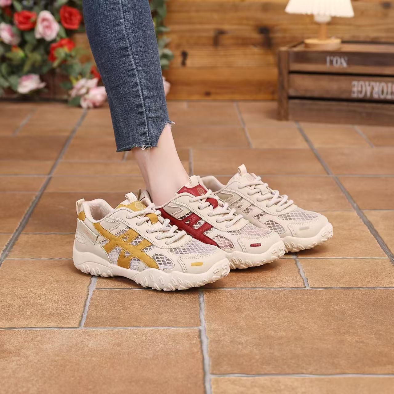 Летние женские обувь новые дышащие сетчатые спортивные обувь женская корейская версия универсальные с толстой подошвой повседневные мягкие беговые обувь для папы