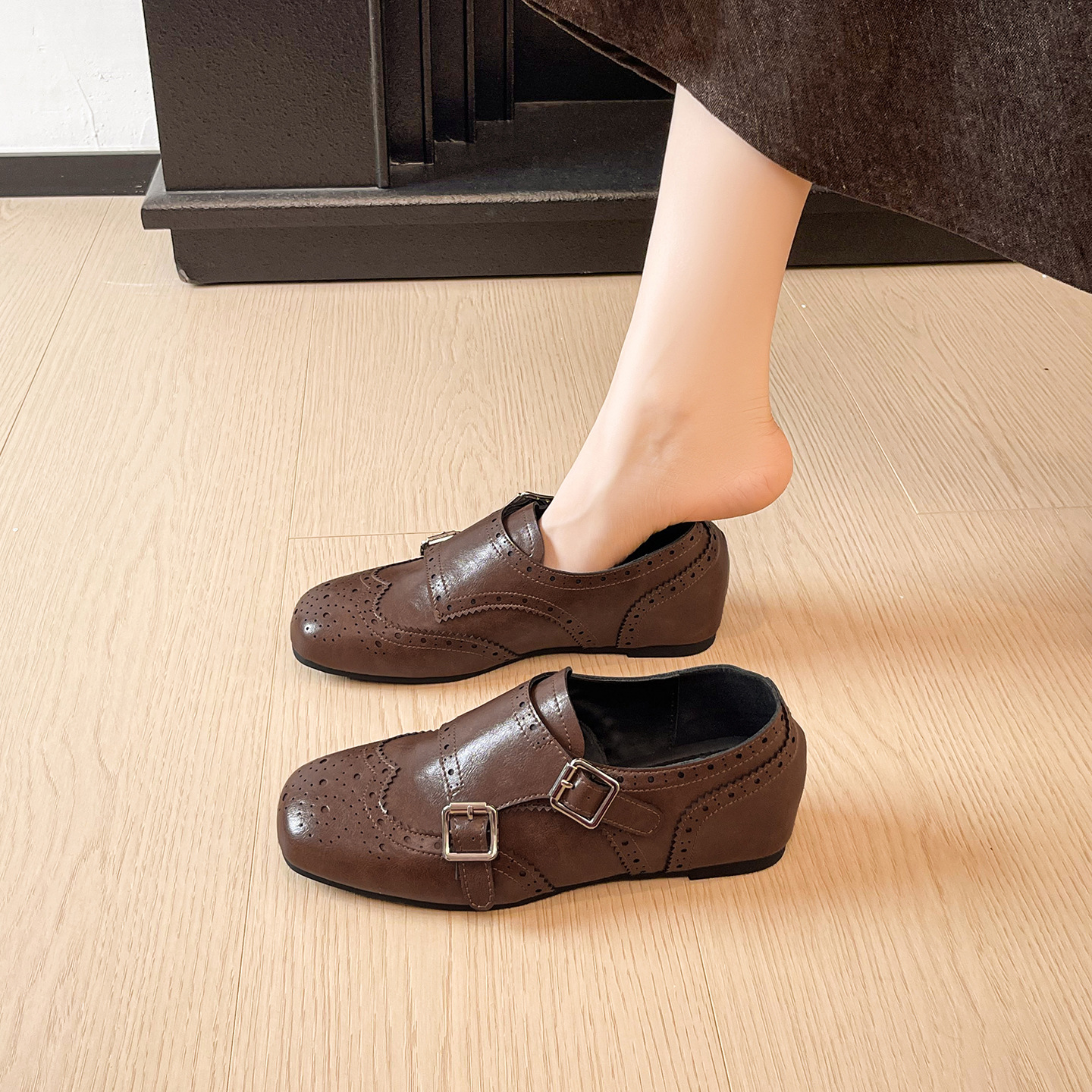 6666-1 Retro Carved Inner Heightening Loafers for Women 2025 New Autumn and Winter Brogue Small Leather Shoes