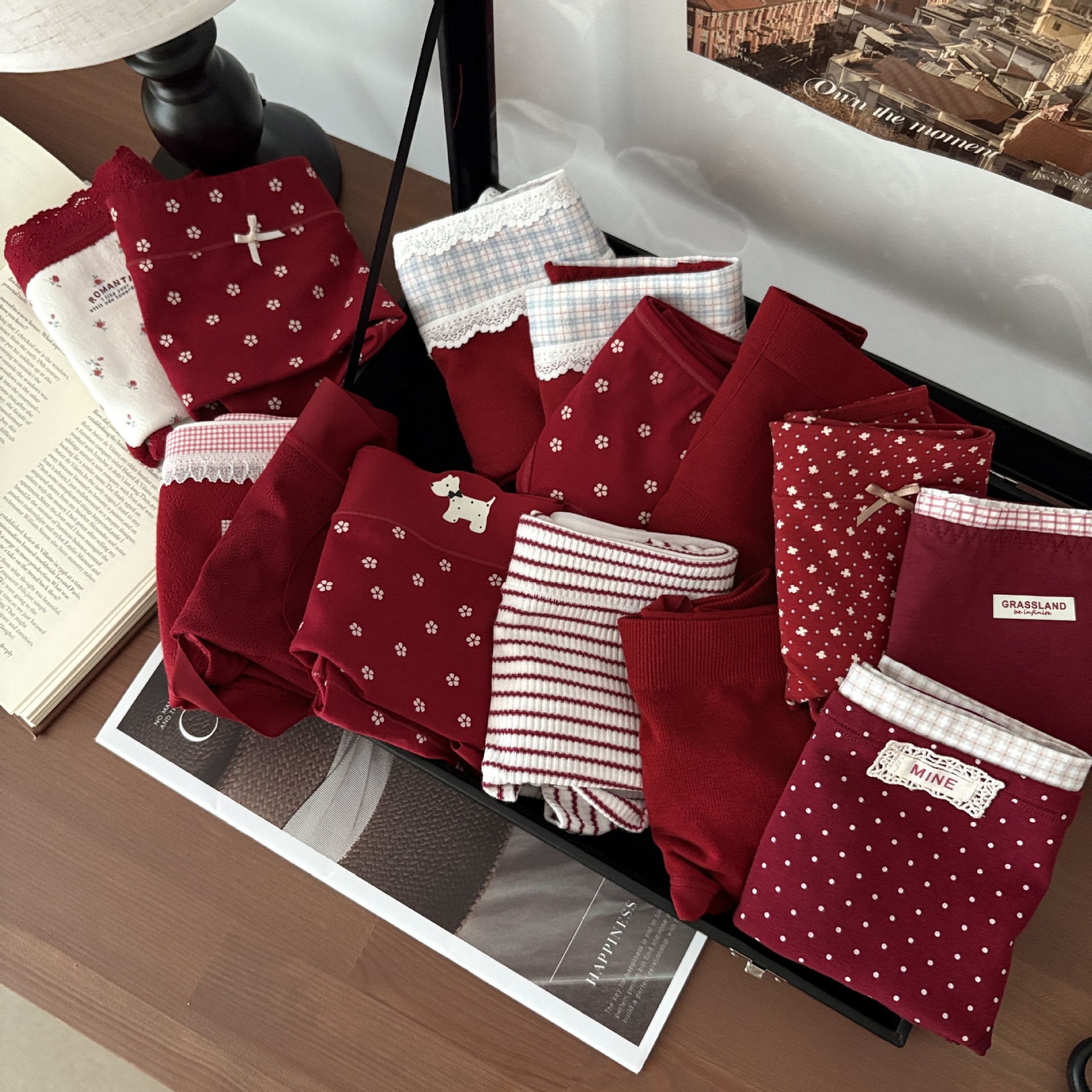 Семейный портрет коллекции красных трусов 2025 года, праздничные красные трусы для девочек