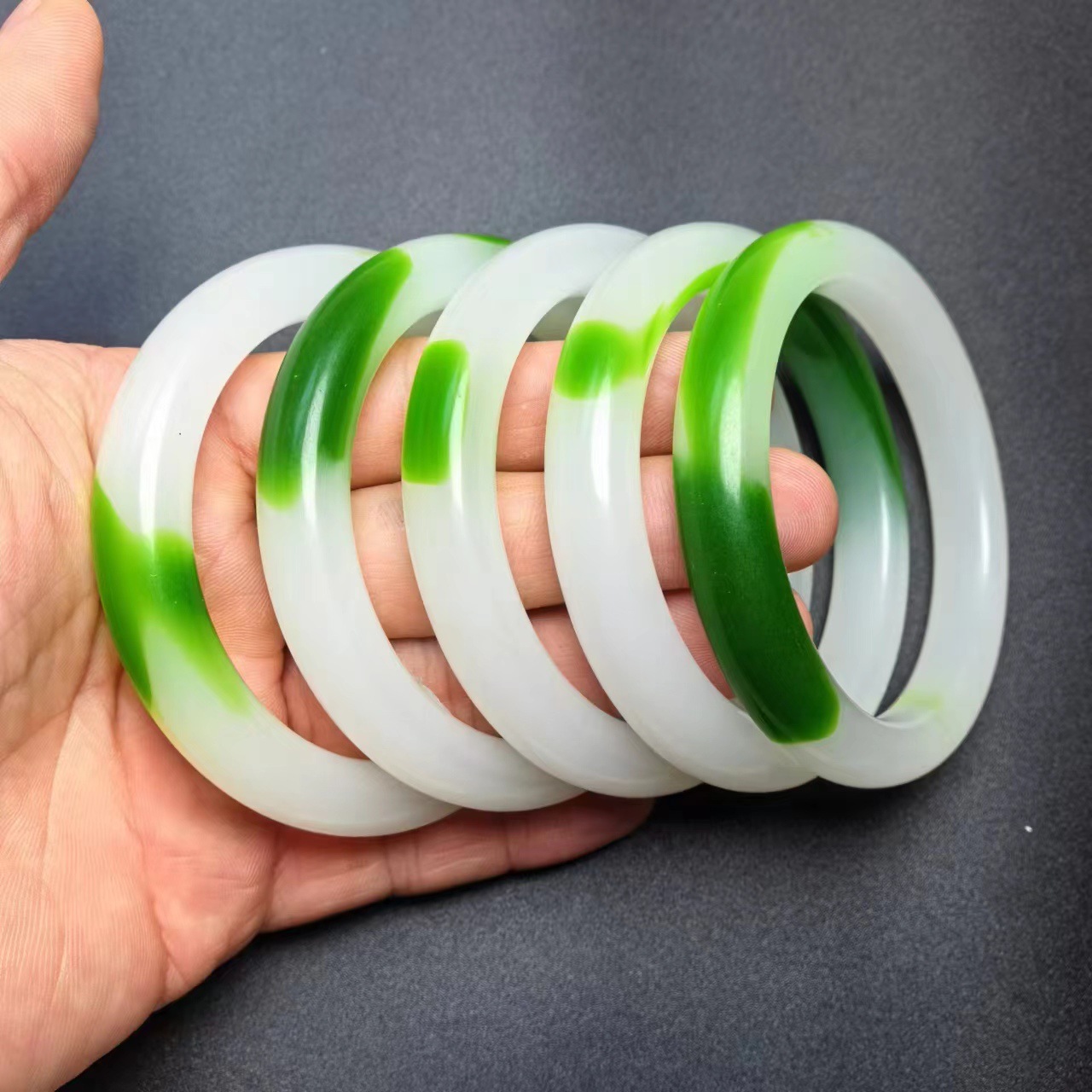 Manufacturer Wholesale Glass High-Quality Imitation Jade Bracelets Synthetic Material Imitation Agate Pendants Jade Gifts