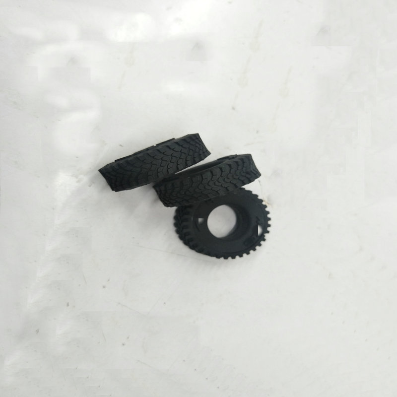 3D Tire Keychain Cartoon Realistic Tire Pendant Metal Wheel Tire Keychain Tire Strap