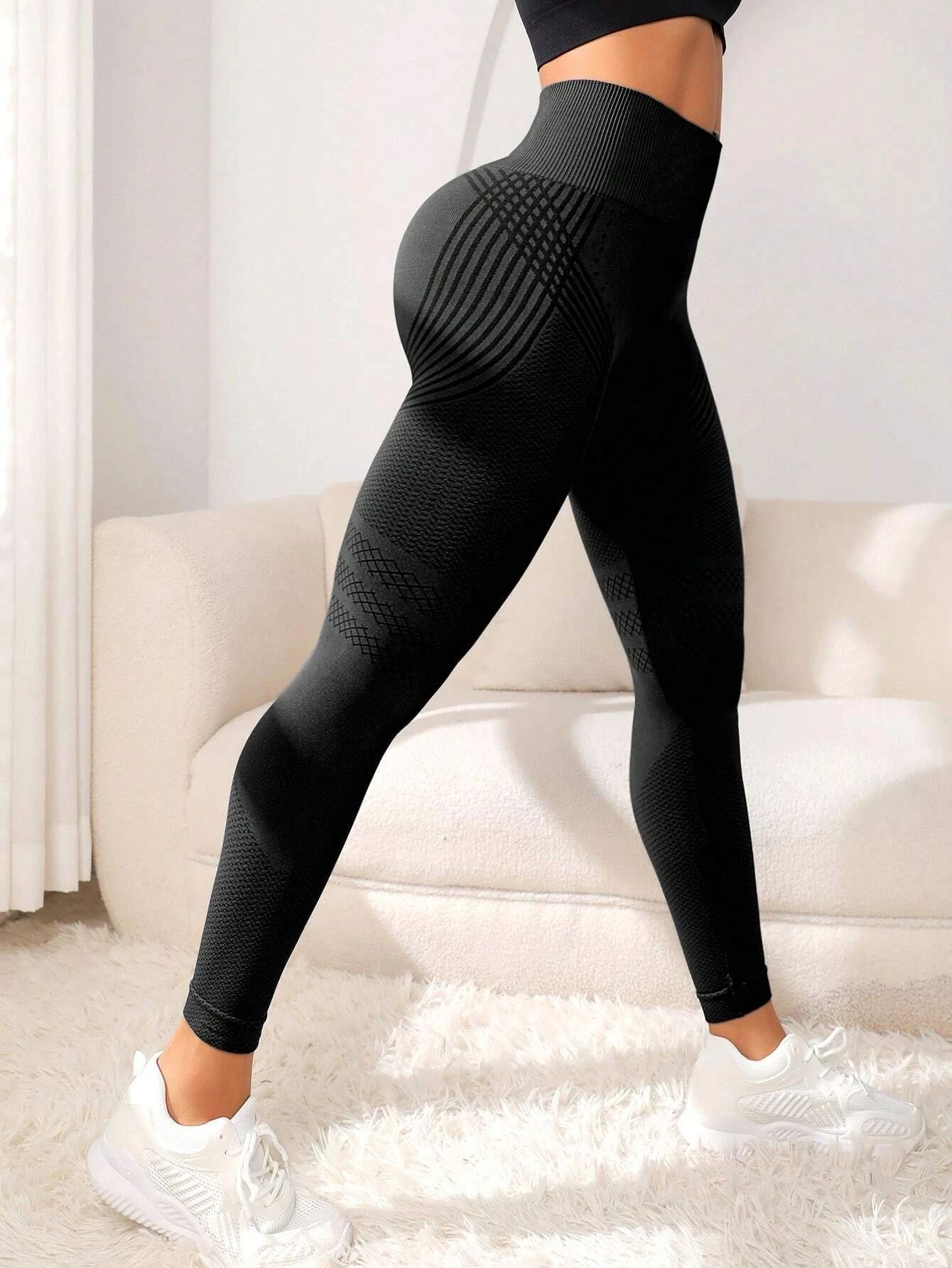 European and American hot selling seamless hip lifting fitness pants belly contracting tight high waist peach hip yoga pants wholesale