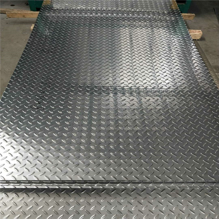Supply 304 Stainless Steel Pattern Plate, Anti-Skid Plate, Lentil Pattern Steel Plate, Embossed Plate Stair Tread Plate