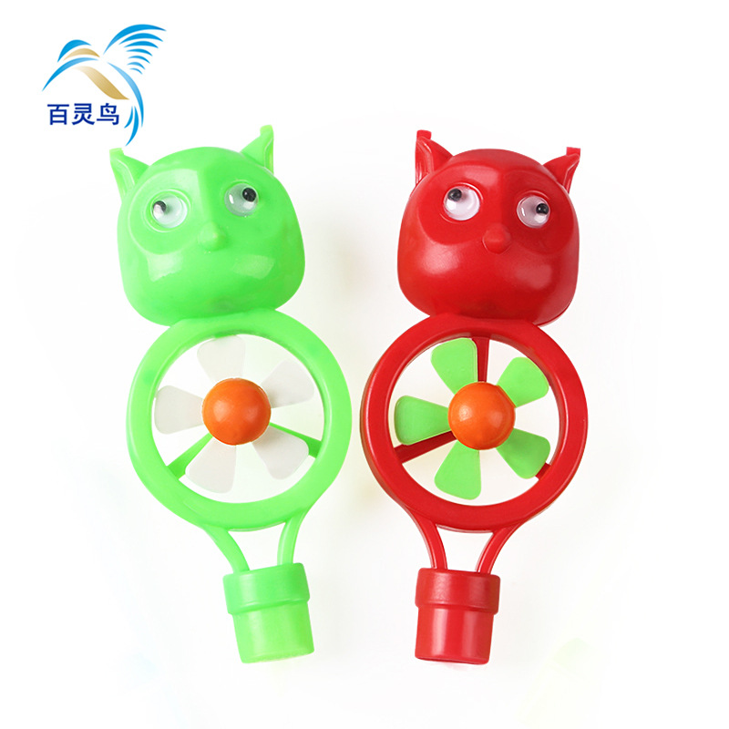 Factory wholesale children's small toys cartoon owl whistle windmill toys night market stall supply food gifts