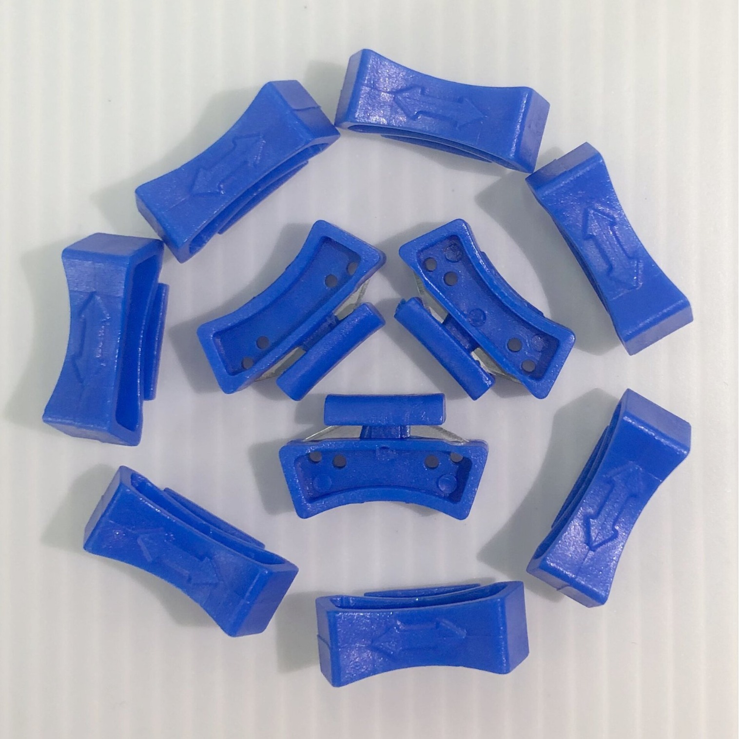 Manufacturer Supplies Kitchen Cling Film Cutter No. 1 Arrow-Type Adhesive Sliding Knife, Household Cling Film Tool