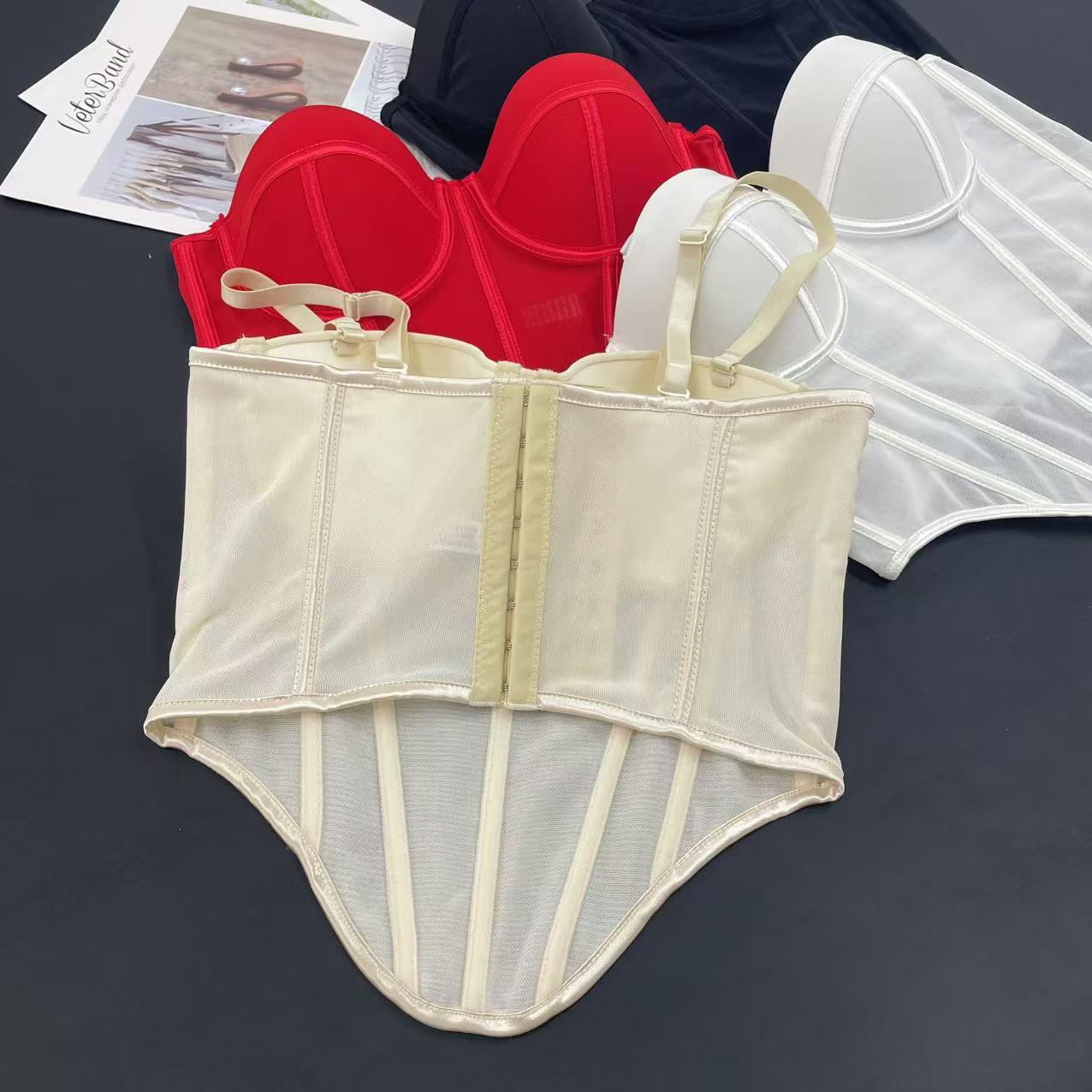 French-Style Irregular Shapewear Bra with Straps, Mesh Lace Outerwear, Fishbone Corset, Can Be Worn with Breast Pads, and Is Tight-Fitting