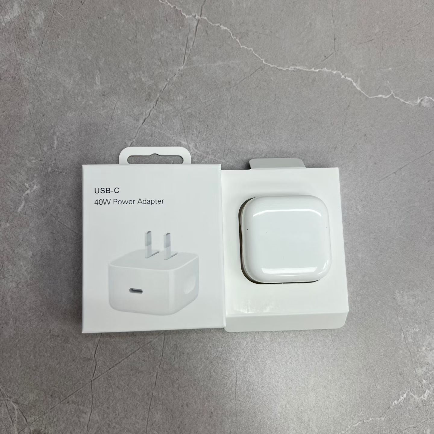 The New Pd40W Dynamic Power Adapter Is Suitable for Apple 17Pro Us Standard Cross-Border Fast Charging Foldableable Charger