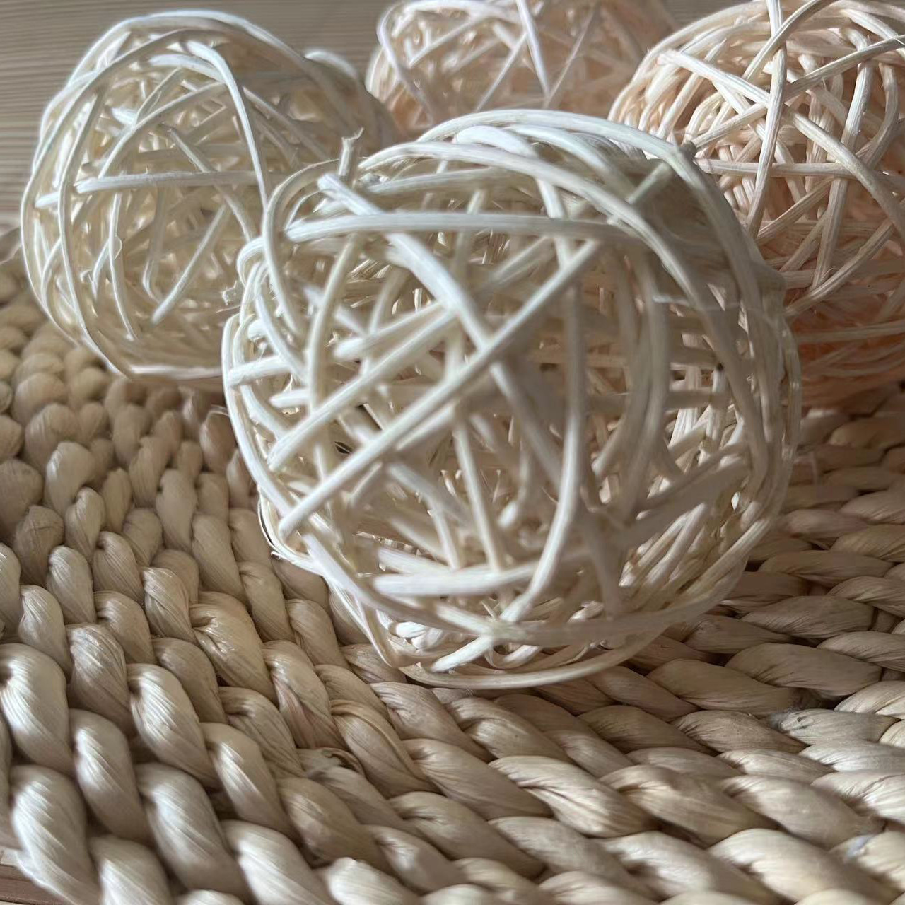 Принадлежности для домашних животных, натуральный цвет ротангового шара для жевания хомячка, кролика, попугая, ручная работа, оптовая продажа