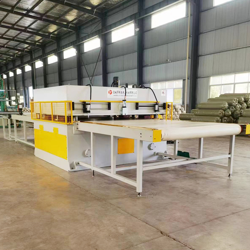 Automatic cutting machine leather blister cutting machine mask non-woven fabric die cutting machine pearl cotton four-column cutting machine