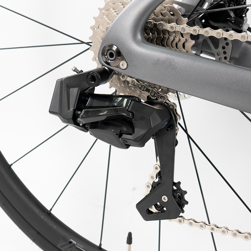 New R10Pro-Et Carbon Fiber Road Bike with 2*12-Speed Wireless Shifting and Full Hydraulic Disc Brakes