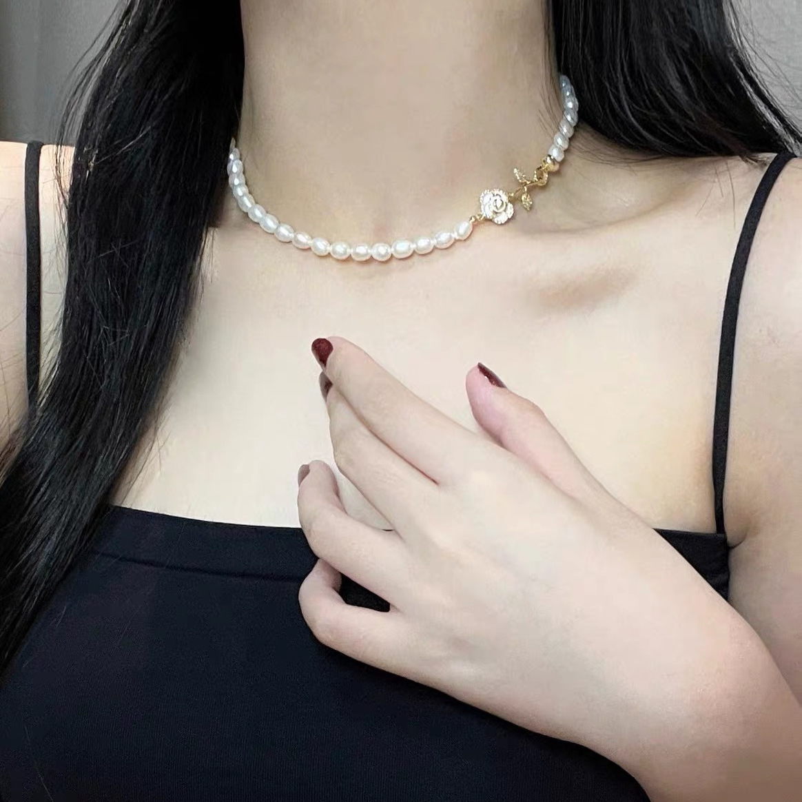 100 Natural Freshwater Pearl Exquisite Camellia Necklace Women's Elegant High-end Necklace Fashionable Exquisite Clavicle Chain