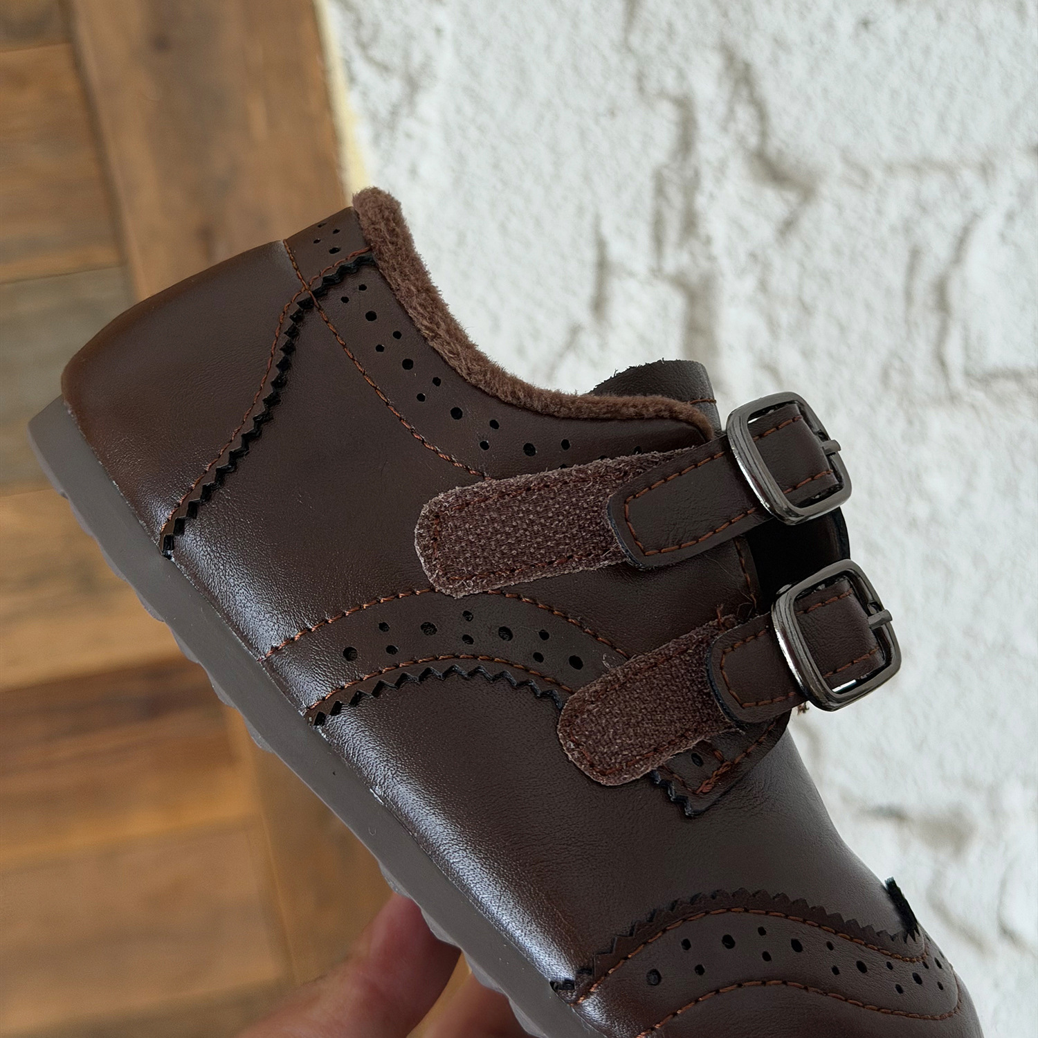 Children's Winter Velvet Small Leather Shoes 2025 Boys British Style Velcro Soft-Soled Loafers Girls Princess Shoes