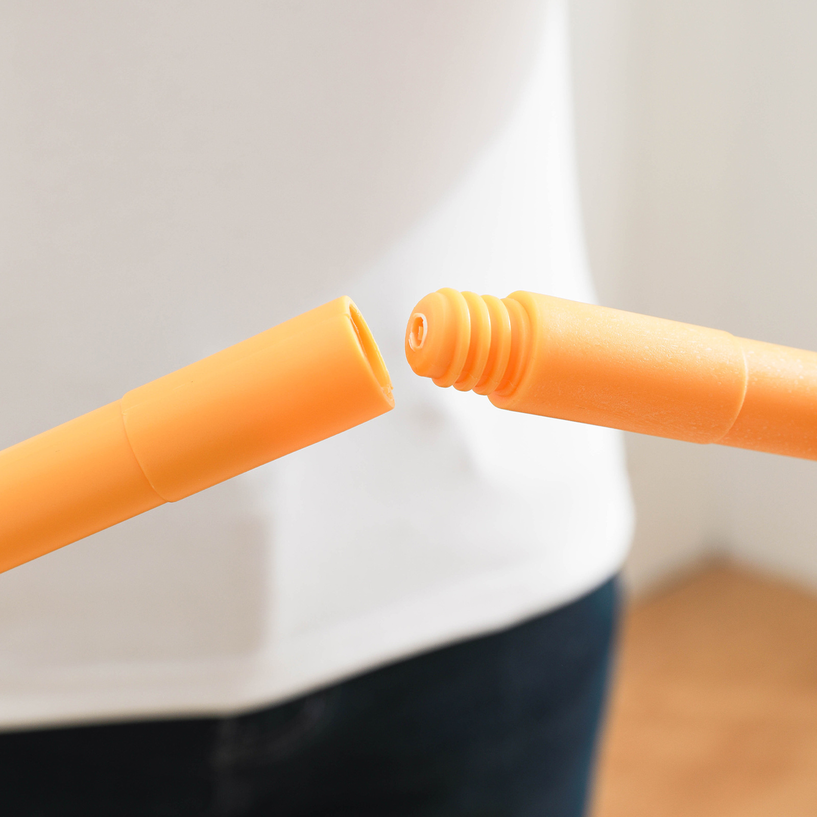 Factory wholesale adjustable length plastic clothes fork balcony clothes fork clothes pole portable clothes pole