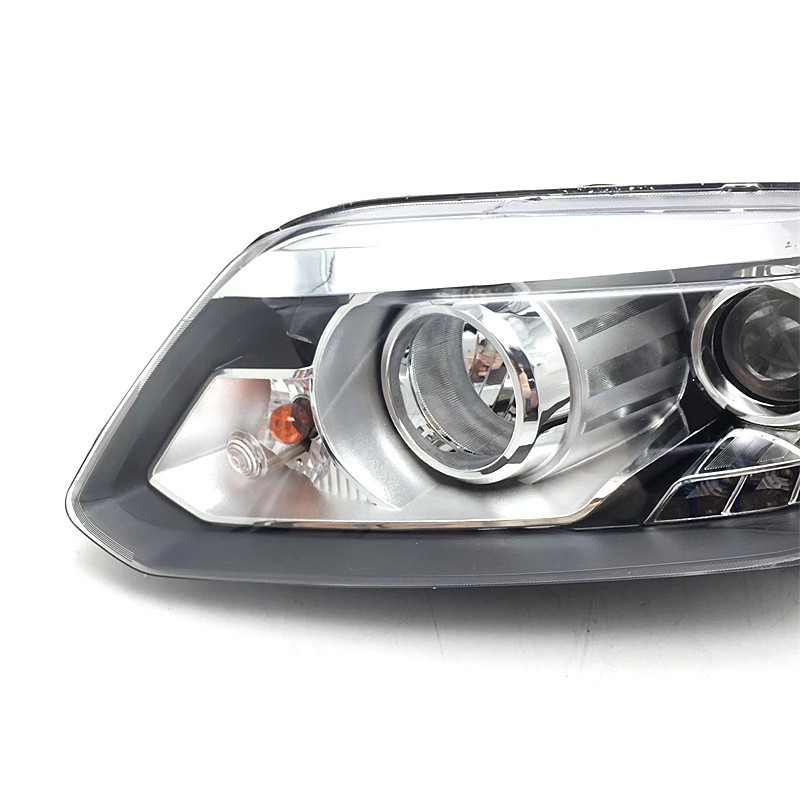 Applicable to Chery 14-15 ruihu 5 headlight assembly headlight headlamp far and near light lighting headlight original