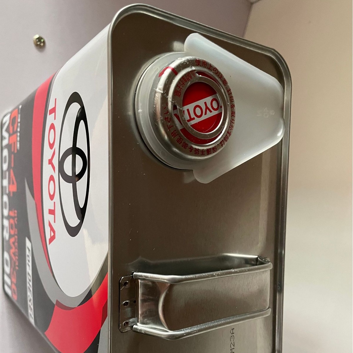 Japan imported Toyota 10W30 fully synthetic diesel engine oil 08883-01905 CF-4 automobile lubricating oil 4L