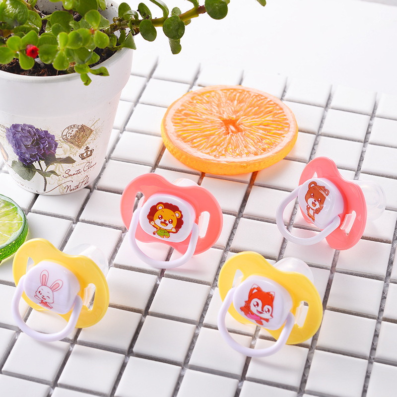 Manufacturers Wholesale Baby Pacifier Cartoon Silicone Sleeping Pacifier Newborn Baby Comfort Pacifier with Cover