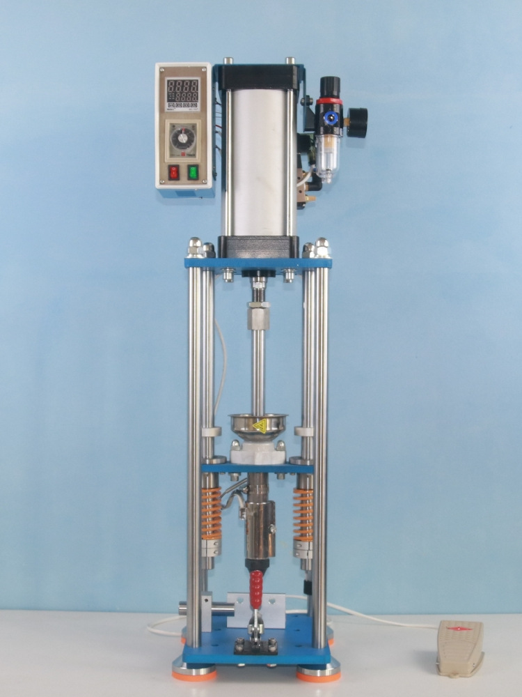 Автоматическая пневматическая небольшая вертикальная настольная инжекционная машина 30 г, подходящие материалы: Pe, Pvc, Pet, Abs