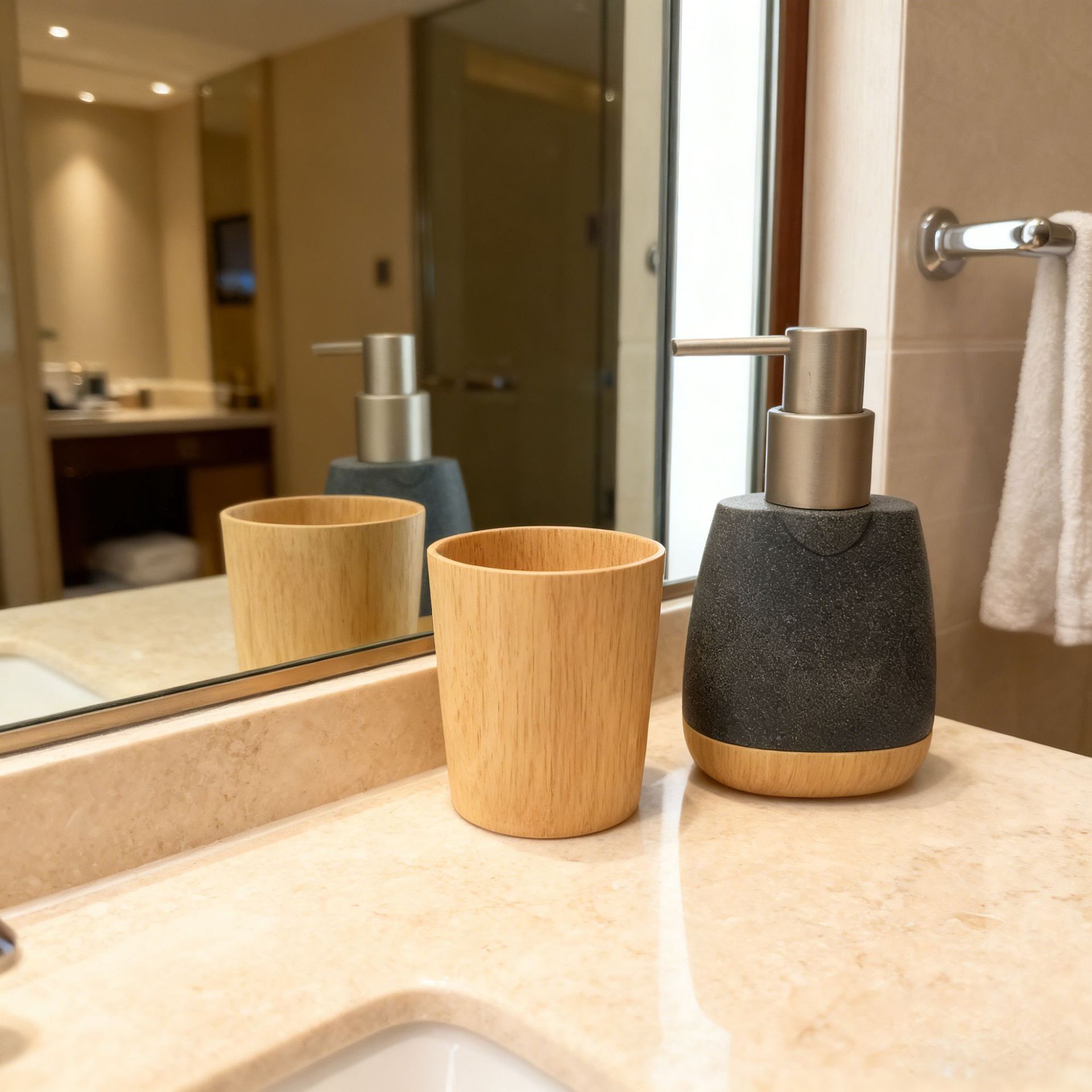 Scandinavian Resin Wood Grain Lotion Bottle Bathroom Accessible Luxury Press-Type Hotel Hand Sanitizer Bottle Household Shower Gel Packaging