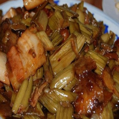 Spicy and Sour Taro Shoots from Guangxi, Sour Taro Shoots, Taro Stems, Taro Lotus, Pickled Vegetables, and Sour Bamboo Shoots Are Refreshing and Delicious