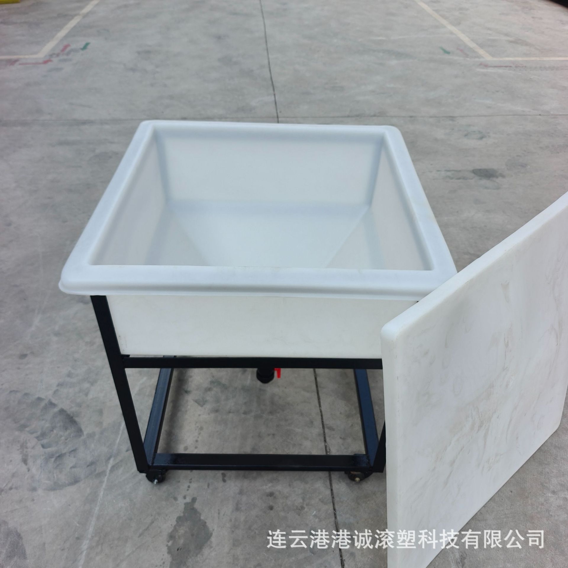 Кварцевый песок, хоппер для кислотной мойки, пластиковый материал, одноразовая формовка, квадратный хоппер для материалов 245L с колесами