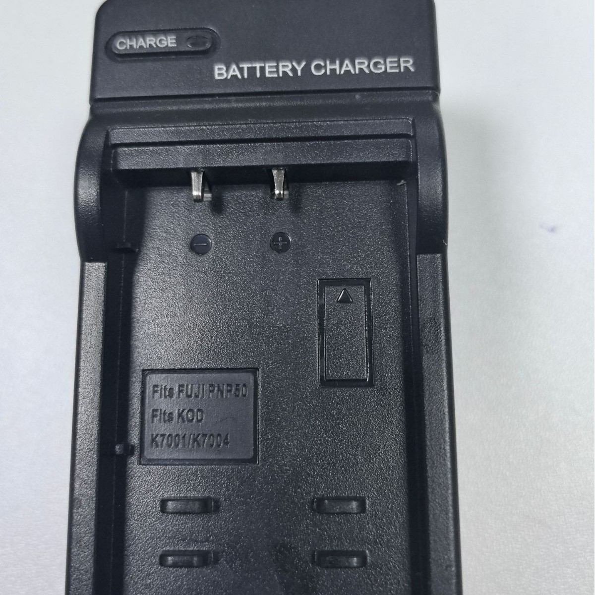 Factory Direct Digital Camera Charger for Fuji Fnp50 / Korda K7001 / K7004