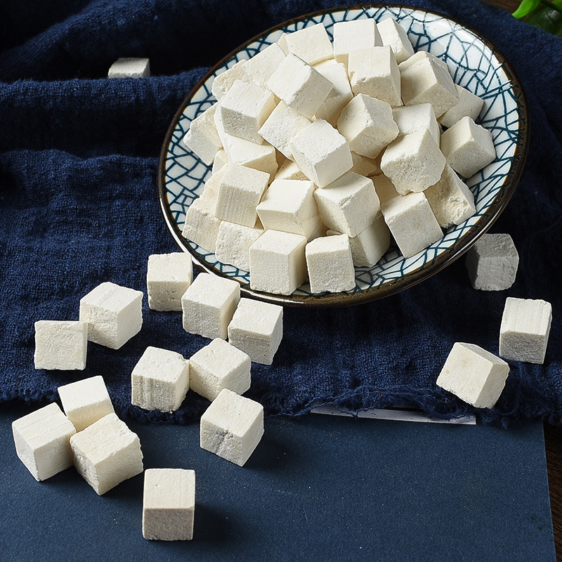 New Arrival Poria Chinese Medicinal Materials Yunling White Poria Diced Unsmoked Sulfur Grindable Powder Quality Assurance Wholesale Large Favorably