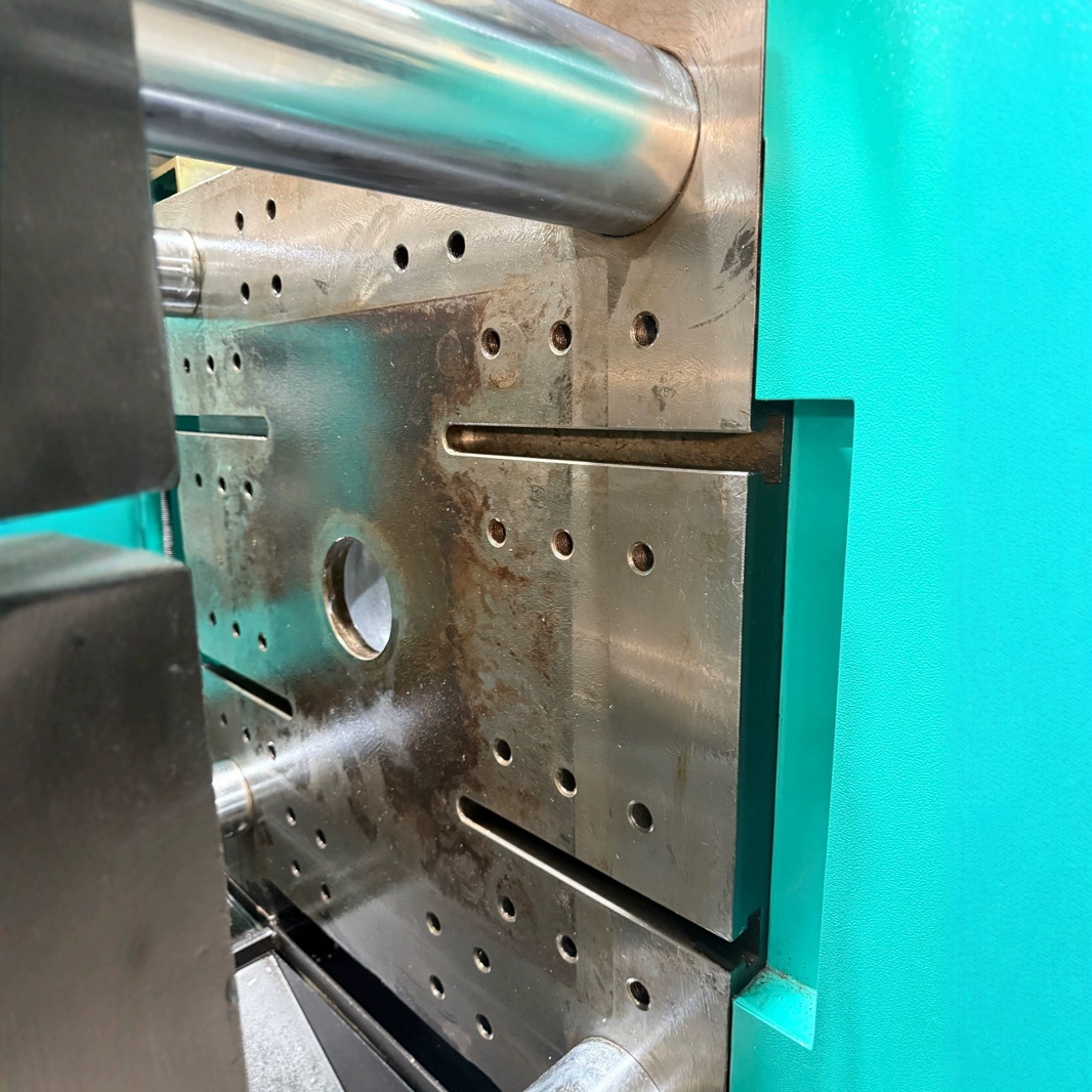 Transfer of a Batch of New Shengde 200-260 Ton Servo Machines, Machines Used for Only Half a Year