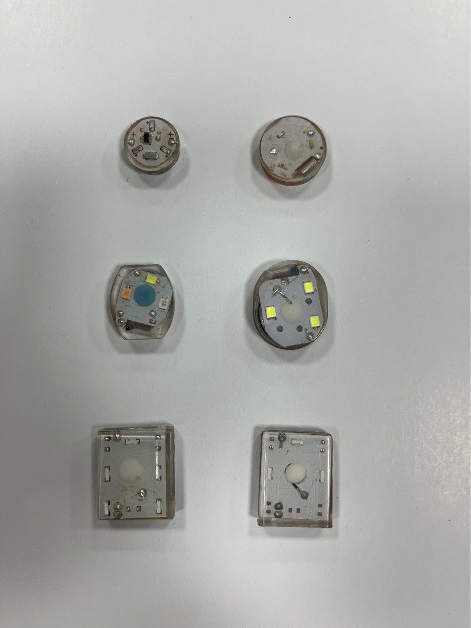 LED electronic shoe lamp vibration color toy waterproof lamp clothing luminous mosquito repellent bracelet small round lamp hole shoes lamp