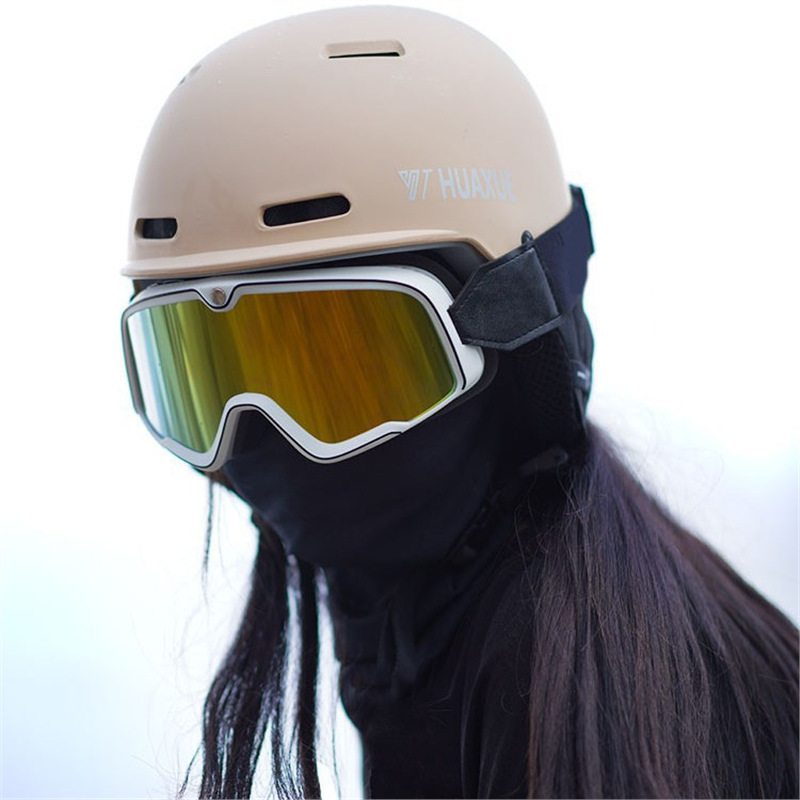 Professional Ski Helmets for Men and Women, Single and Double Board Ski Equipment, Protective Gear, Warm and Anti-Collision Protective Snow Helmets and Snow Hats