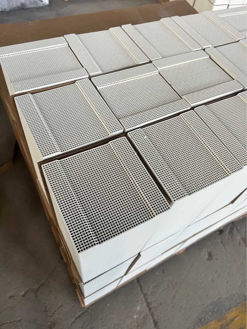 Honeycomb Ceramic Heat Storage Body, Cordierite Carrier, Porous Honeycomb Brick, Corundum Mullite Heat Storage Brick, Ceramic Filler Block