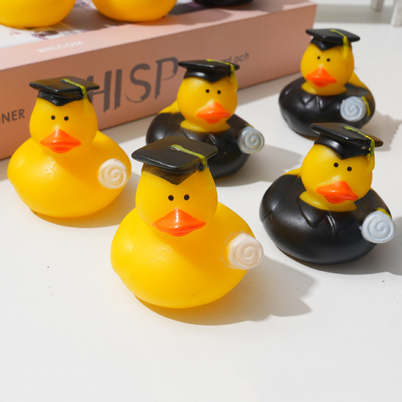 Amazon new cute little yellow duck cute doctor duck children bath toy duck floating duck custom wholesale