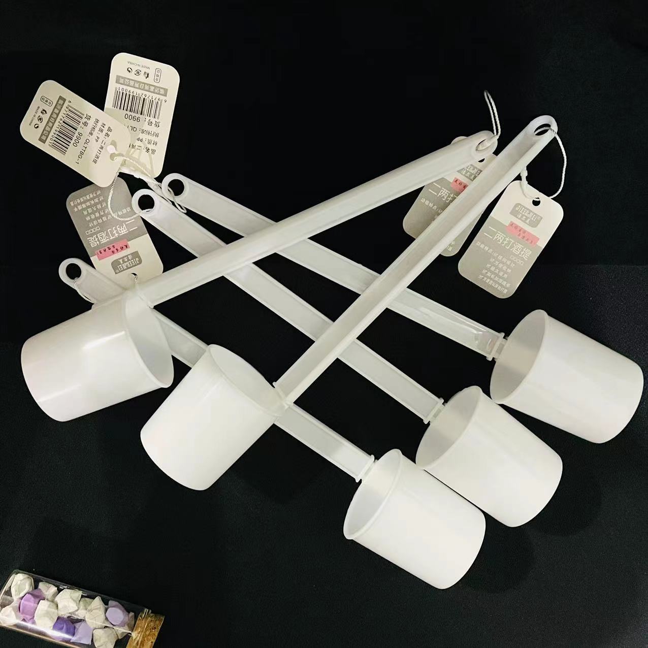 Plastic Wine Raisin Wine Lift Household Funnel Wine Dispenser Measuring Wine Hanging Wine Spoon 0.1kg Wholesale 1 Yuan 2 Yuan